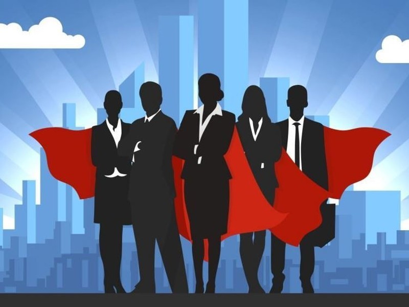 Hình ảnh một người chơi đang tập trung vào bàn Baccarat trực tuyến trên màn hình, tượng trưng cho việc áp dụng các mẹo và chiến lược từ chuyên gia SBOBET