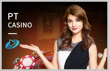 Bàn tay người chơi Blackjack với các lá bài và chip cược, thể hiện kỹ năng